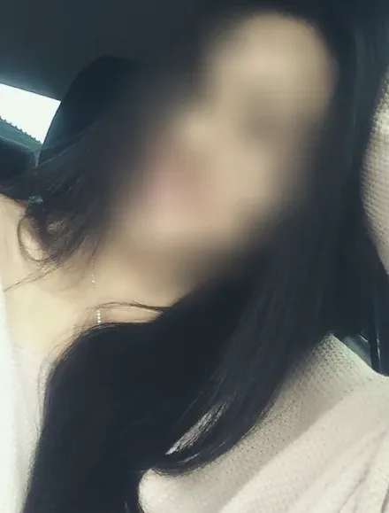 Agata, 34