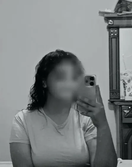 Amara, 22