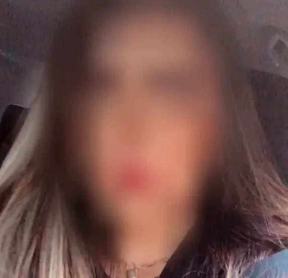 Amber, 39