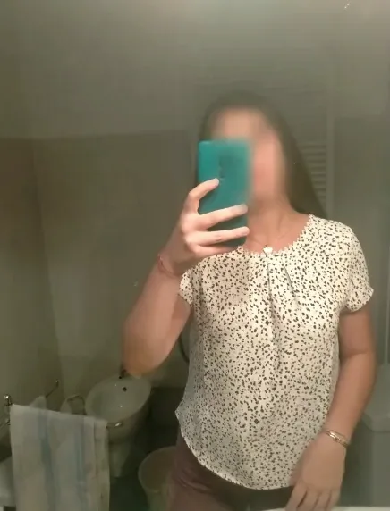 Isabelle, 21