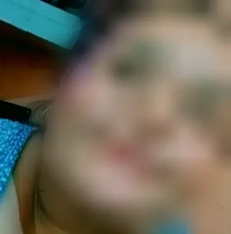 Laura, 29