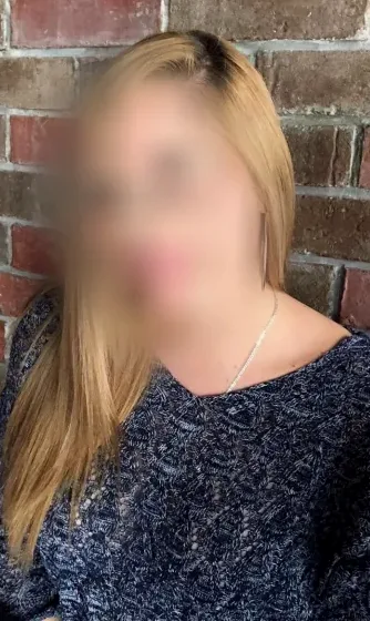 Laura, 35