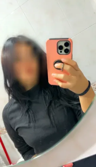 Natalie, 30