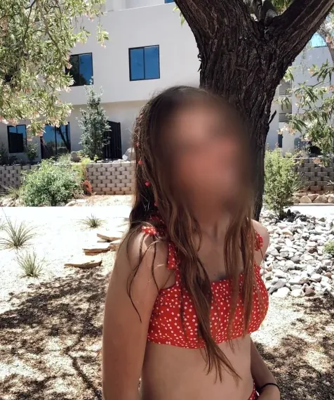 Toni, 19